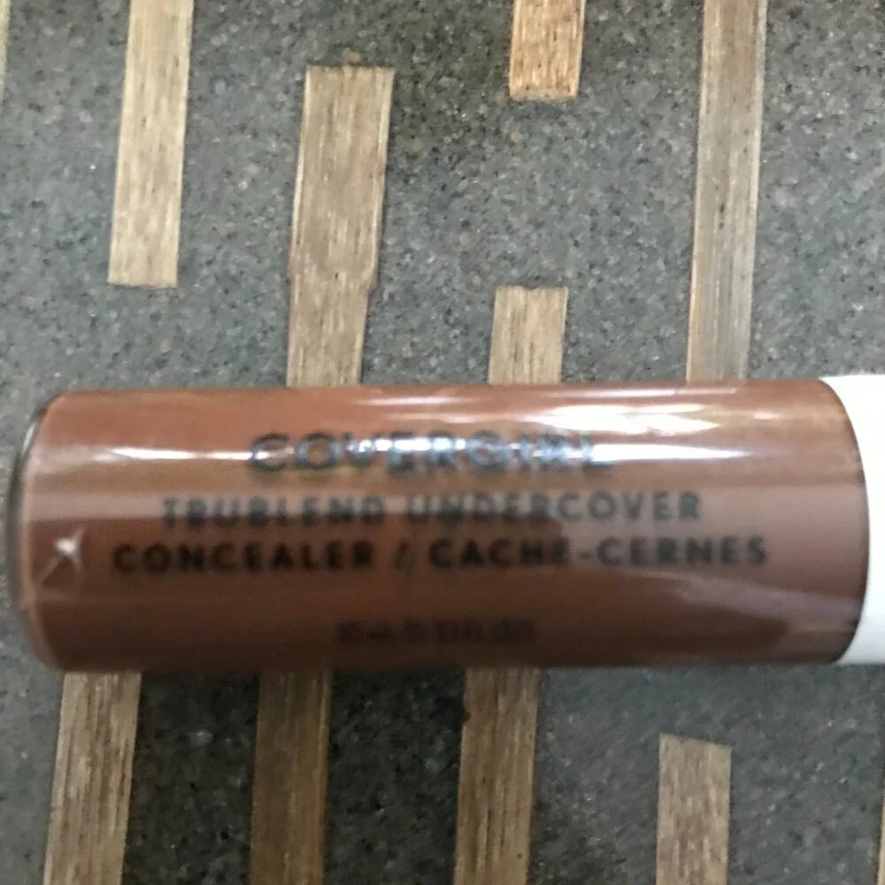 LOT Dark Tone Hide Concealer e.l.f. Camo CC Cream Covergirl Concealer Foundation